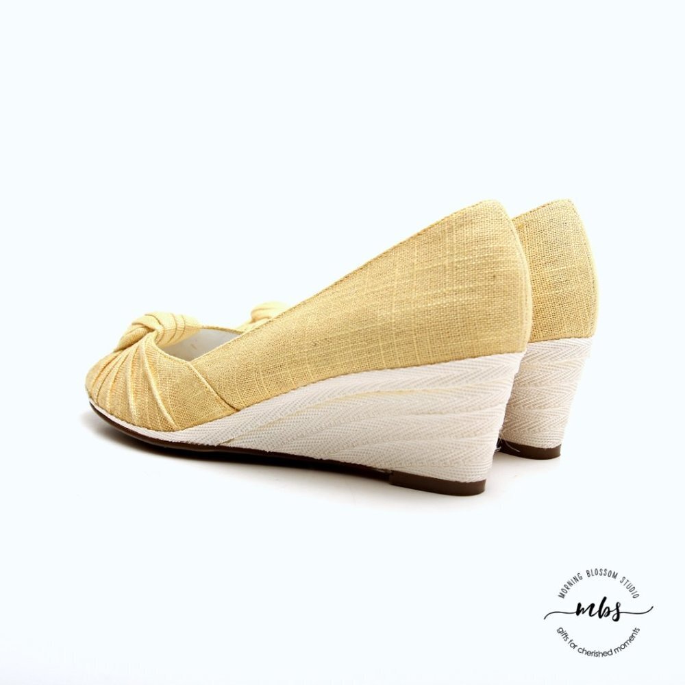 NWT Etienne Aigner Textile Diplomat Wedges‎ Yellow - Picture 5 of 15